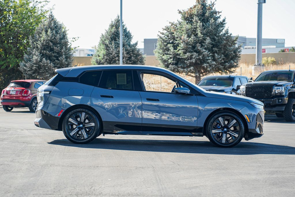 Used 2025 BMW iX xDrive50 w/ Premium Package image 4
