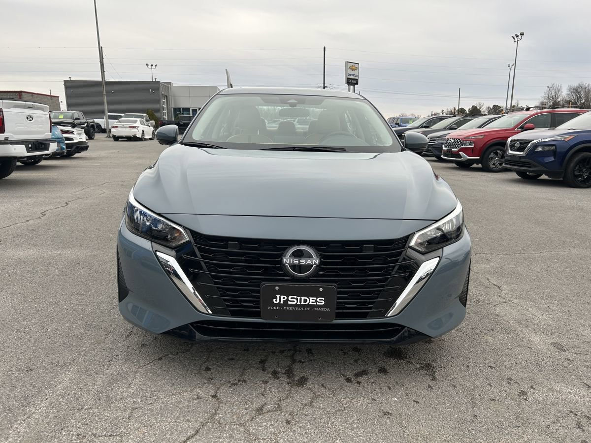 Used 2025 Nissan Sentra SV w/ SV Premium Package image 7