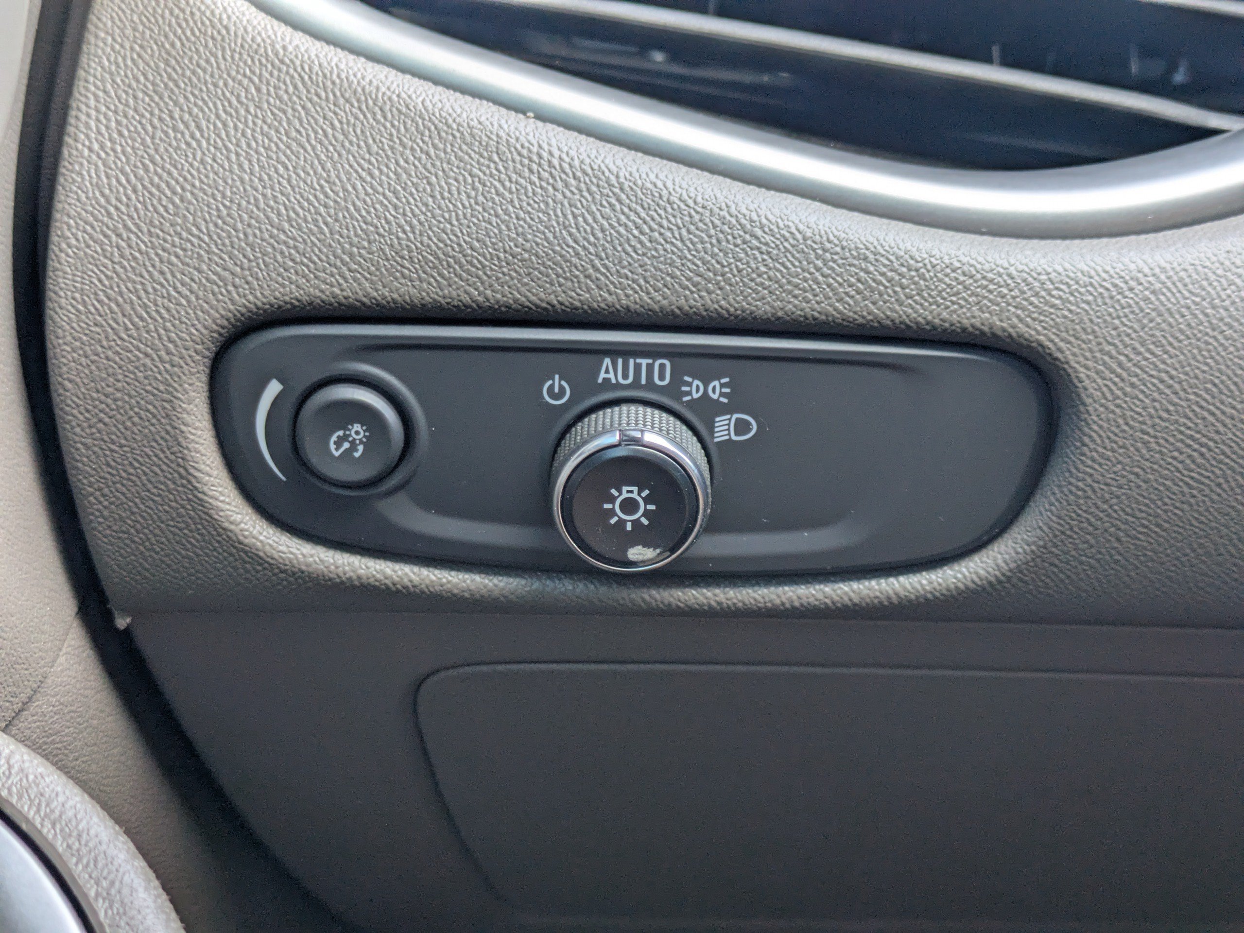 Used 2022 Chevrolet Malibu LT FWD image 21