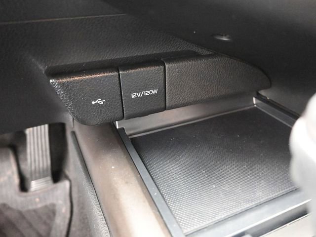 Used 2022 Toyota Camry SE image 4