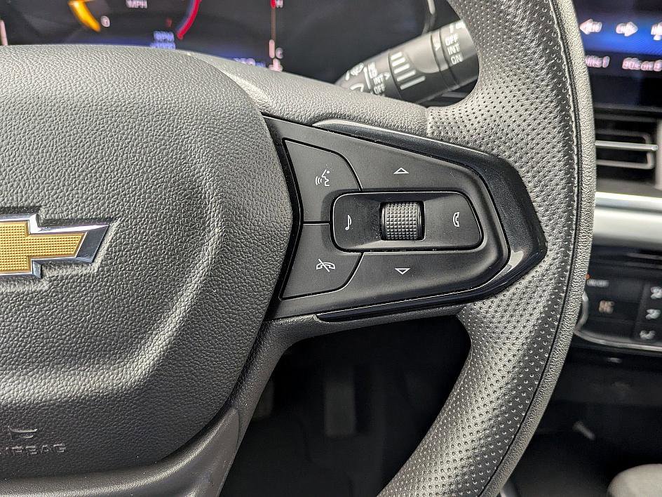 Used 2025 Chevrolet Trax LT image 17