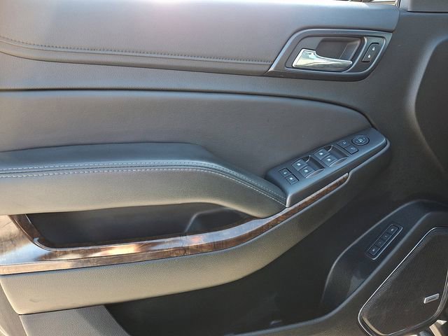 Used 2019 Chevrolet Suburban LT image 13