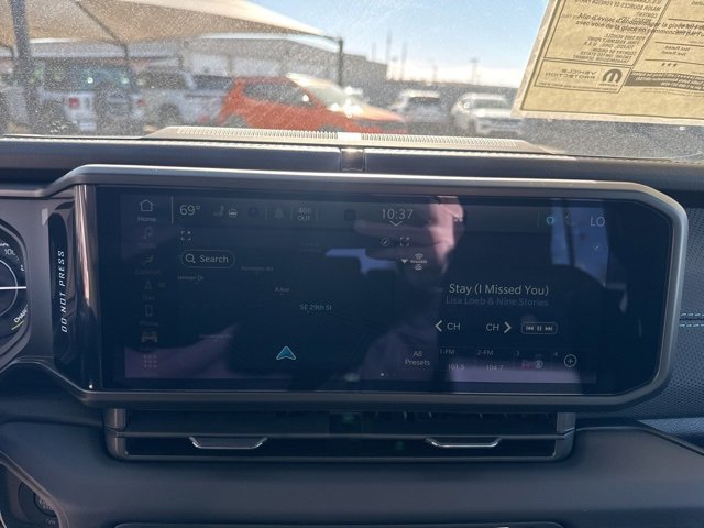 New 2025 Jeep Wrangler Unlimited Rubicon 4xe w/ Technology Group image 17