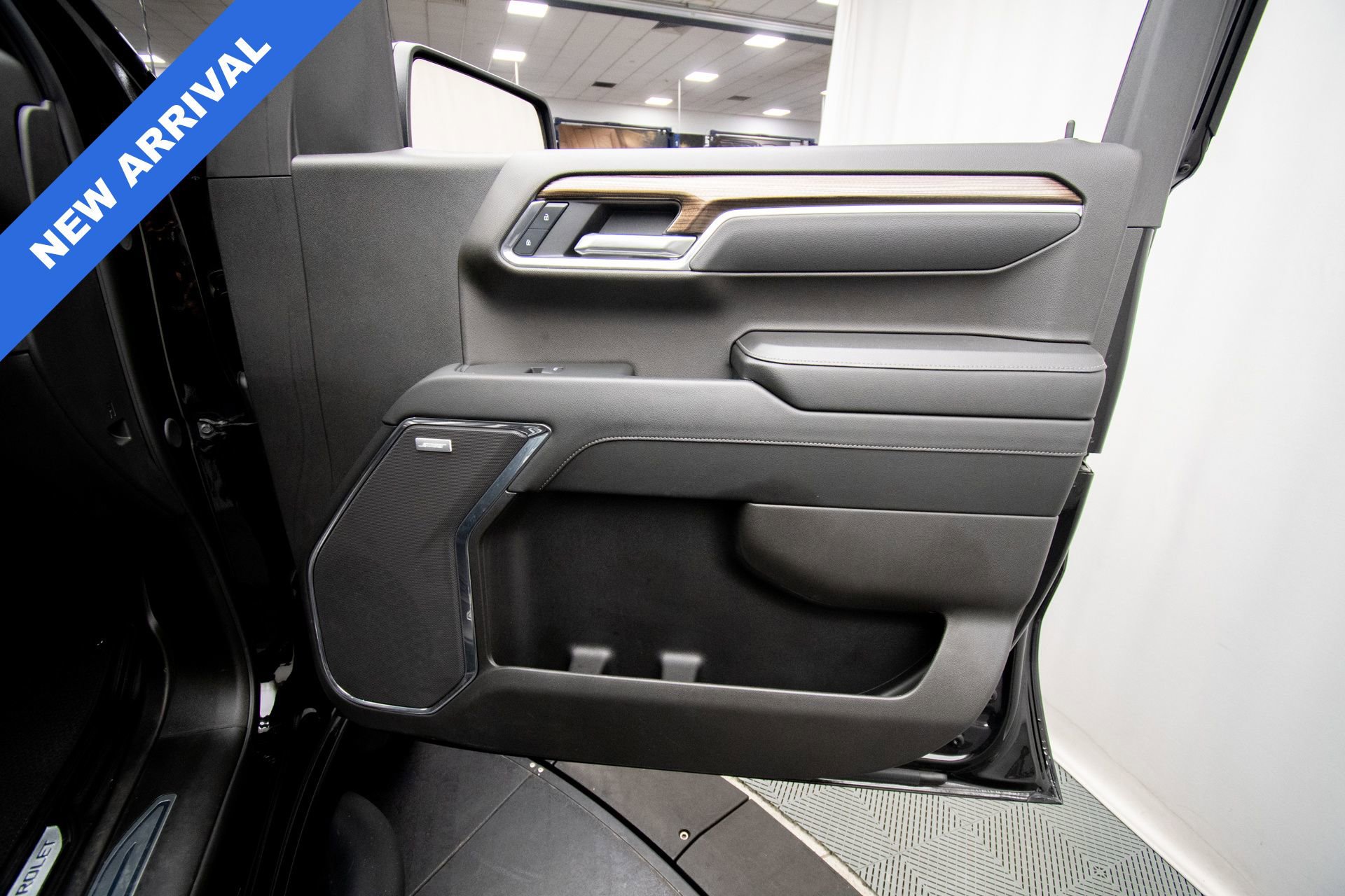 Used 2025 Chevrolet Silverado 1500 LT Trail Boss w/ Convenience Package II AWD/4WD image 36