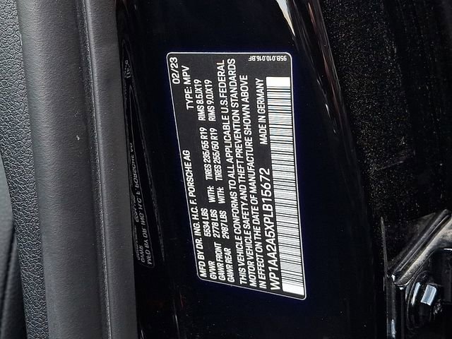 Certified 2023 Porsche Macan Turbo AWD/4WD image 29