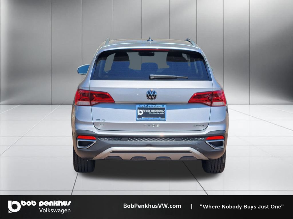 Used 2023 Volkswagen Taos SE w/ Panoramic Sunroof Package AWD/4WD image 26