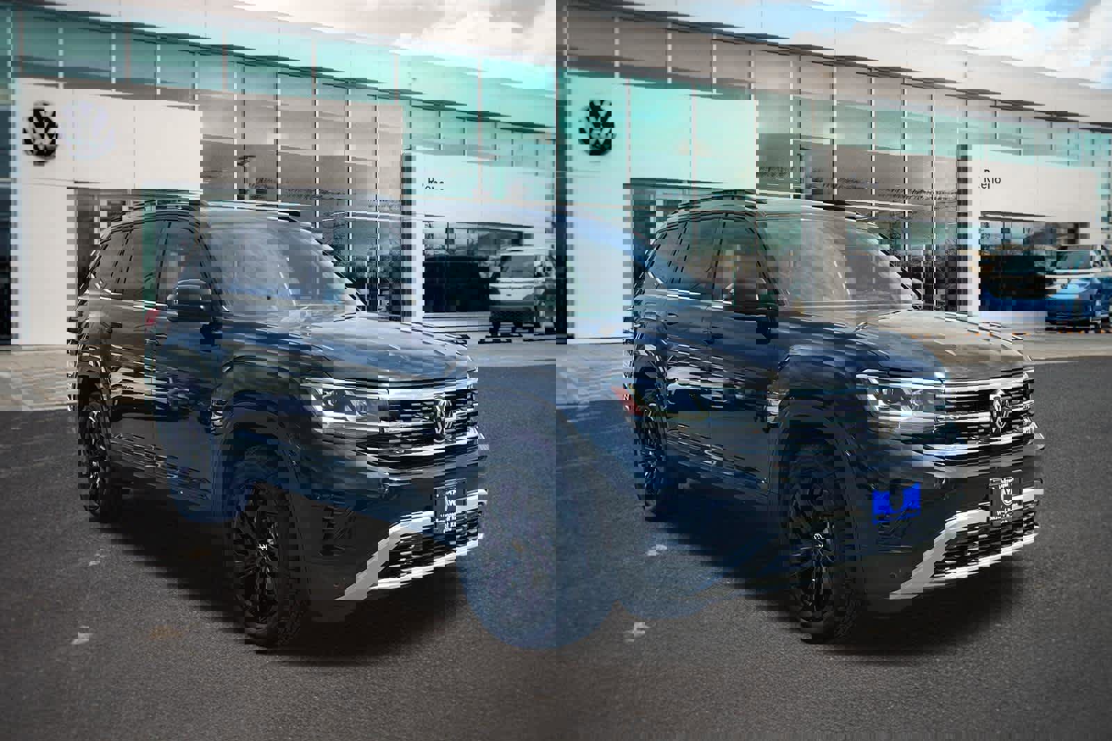 Used 2022 Volkswagen Atlas SE image 3