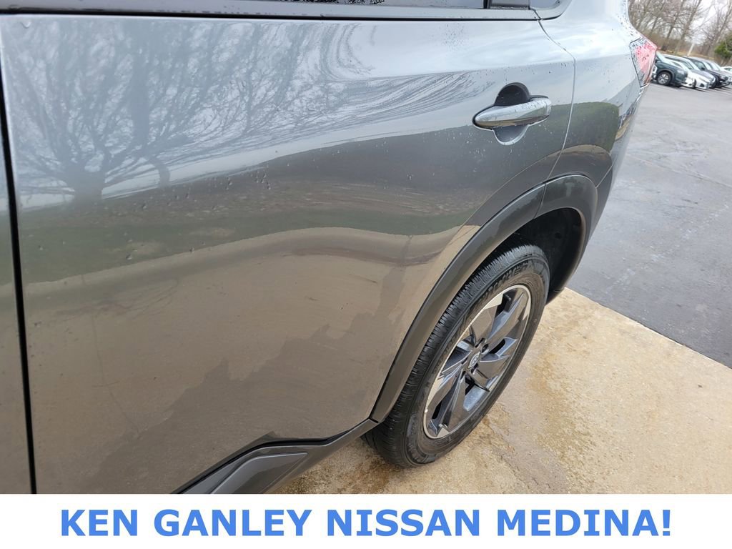 Certified 2025 Nissan Rogue SV FWD image 12