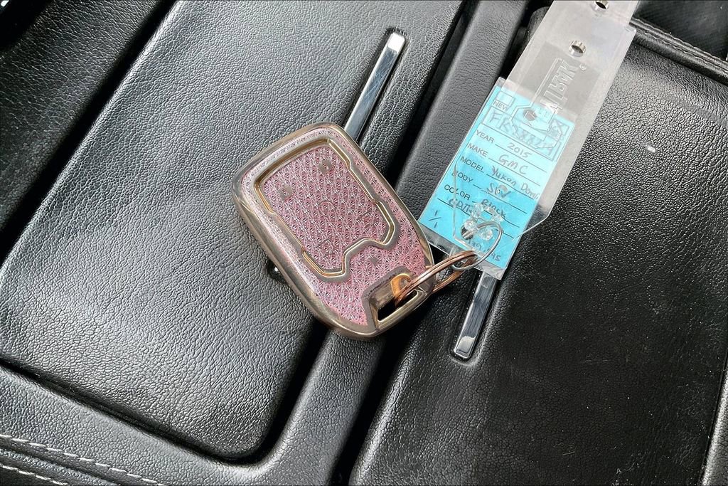 Used 2015 GMC Yukon Denali w/ Touring Package image 34