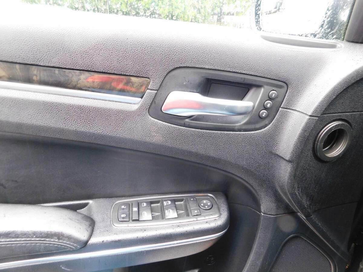 Used 2013 Chrysler 300 C w/ Light Group RWD image 20