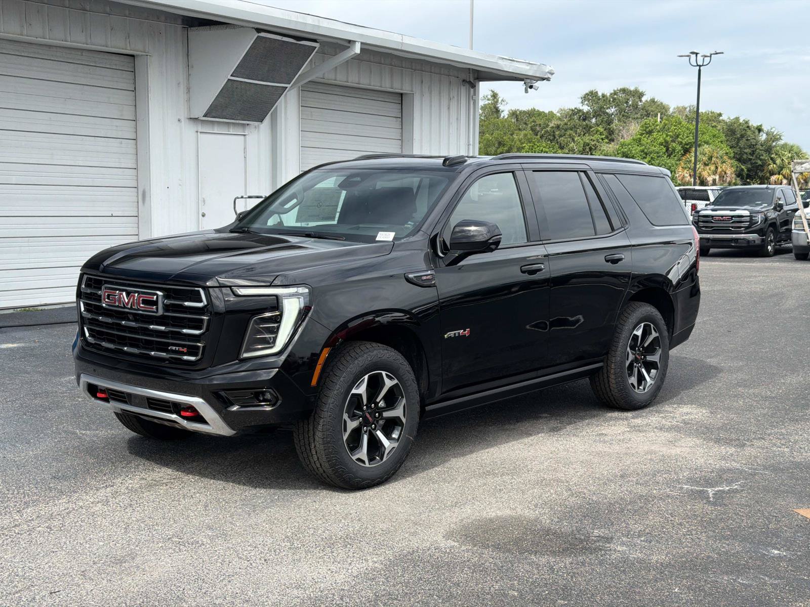 New 2026 GMC Yukon AT4 w/ AT4 Premium Plus Package AWD/4WD image 7