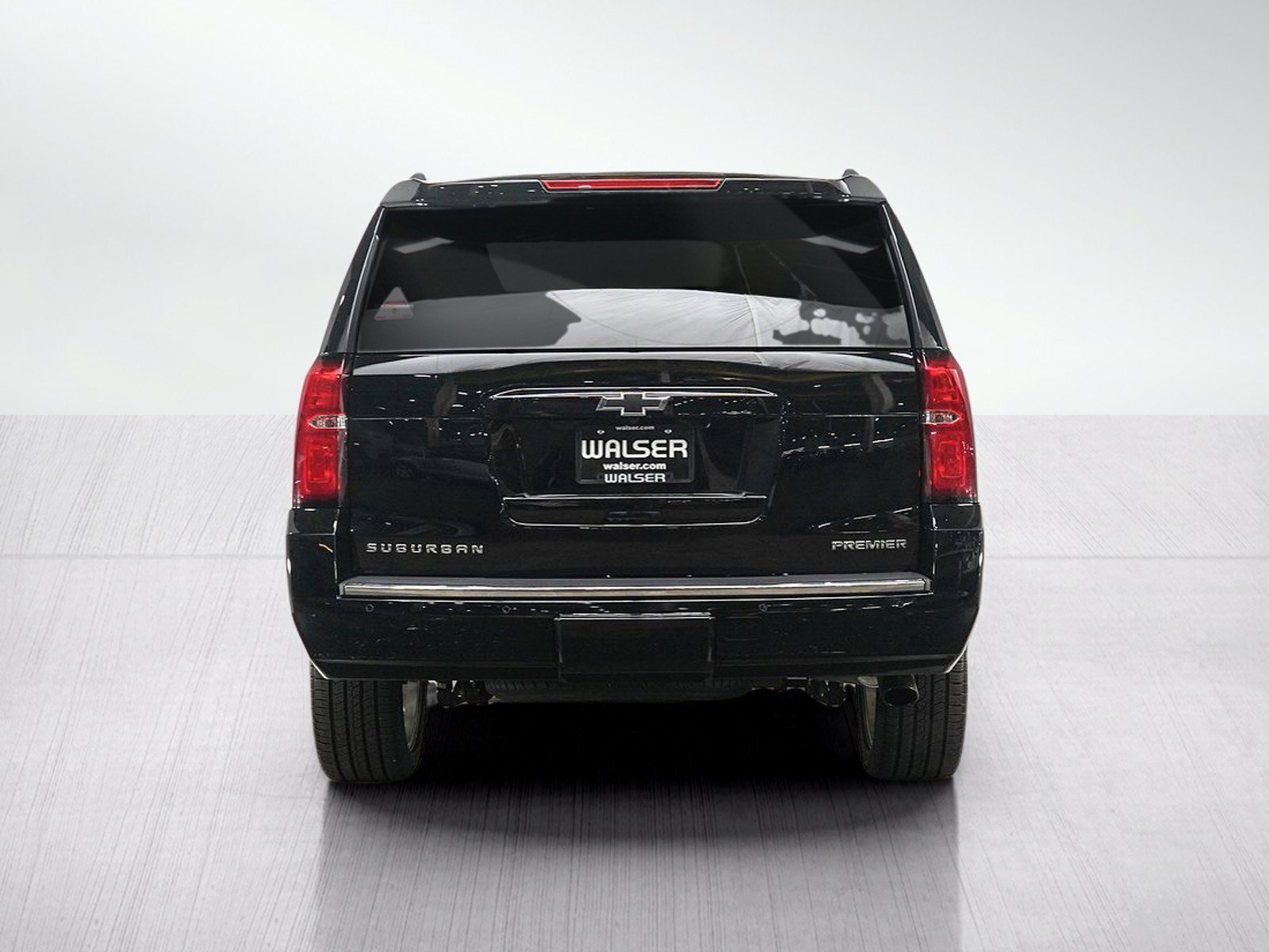 Used 2019 Chevrolet Suburban Premier w/ Premier Plus Edition AWD/4WD image 4