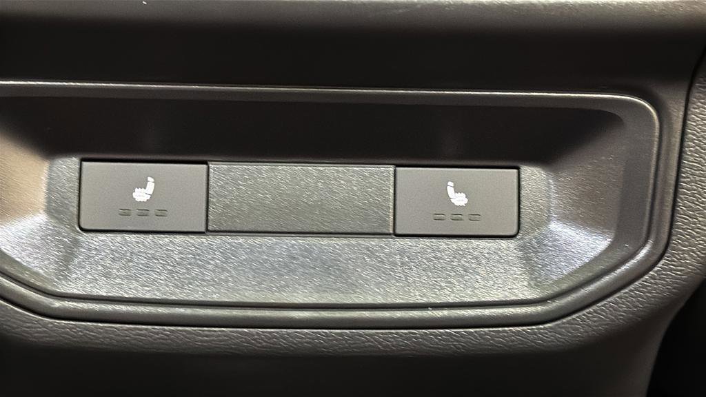 Used 2025 Volkswagen Atlas Cross Sport SEL Premium R-Line image 27