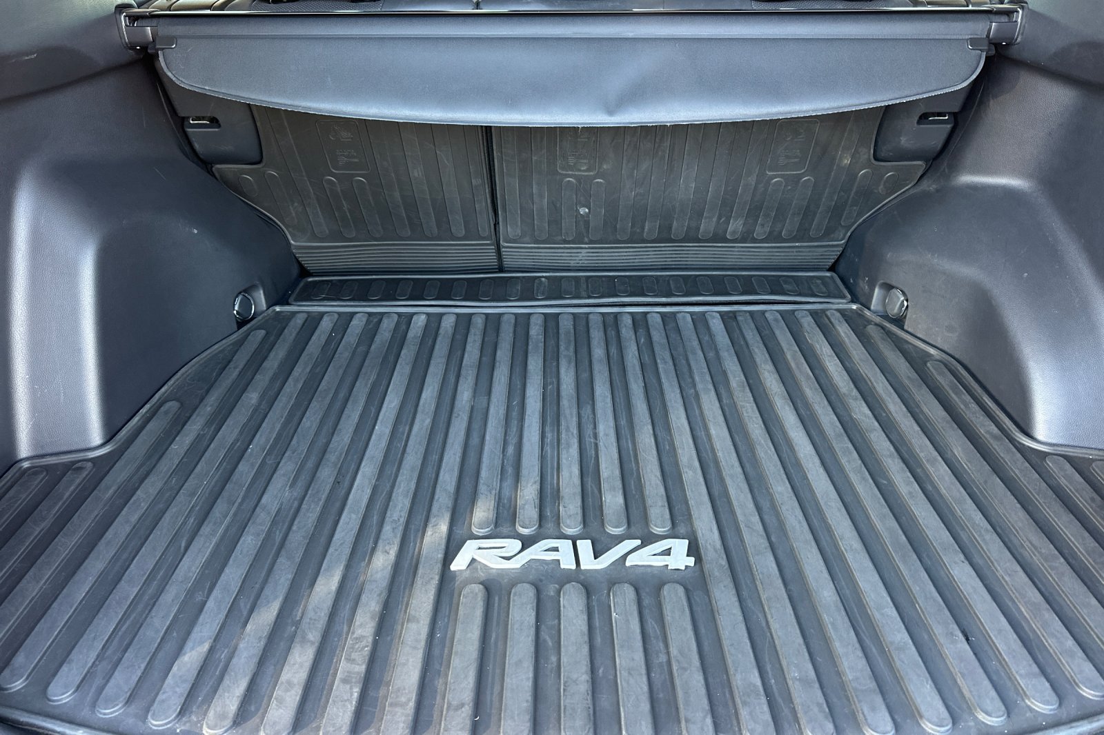Certified 2019 Toyota RAV4 Limited AWD/4WD image 15