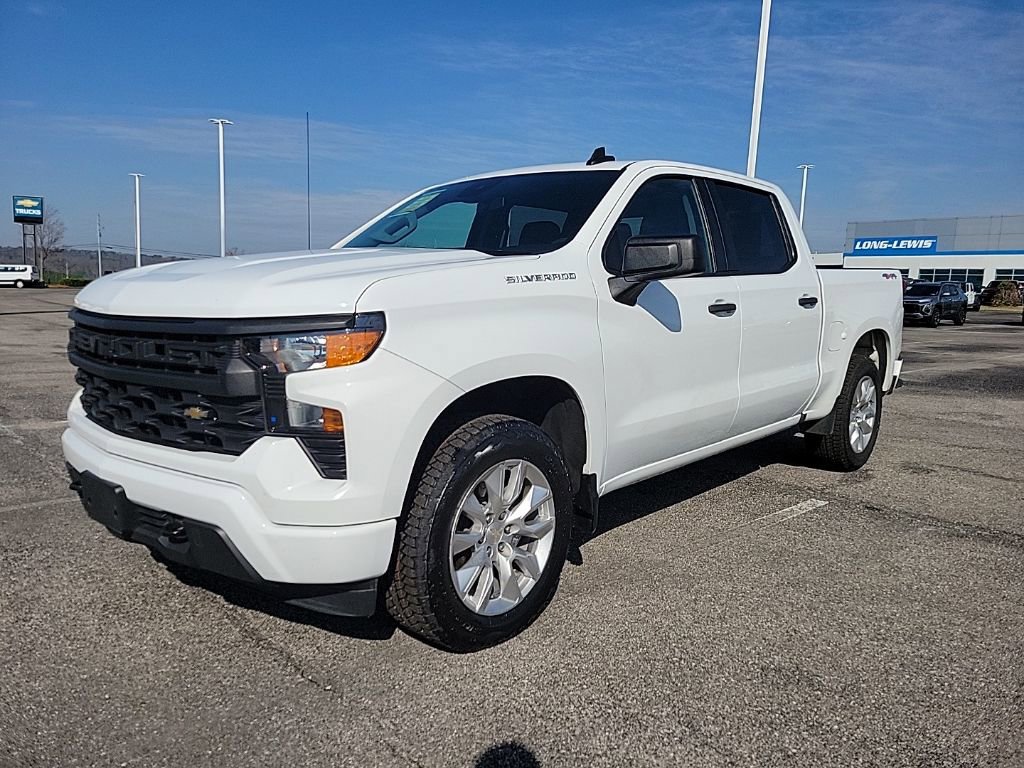 Used 2024 Chevrolet Silverado 1500 Custom image 1