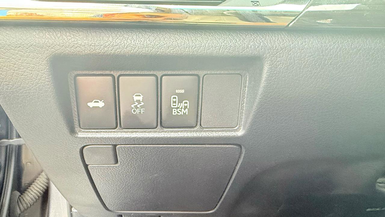 Used 2013 Toyota Avalon XLE Touring image 19
