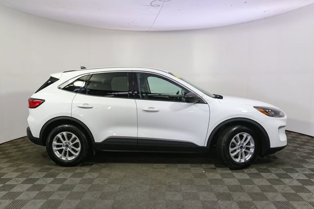 Used 2022 Ford Escape SE w/ Cold Weather Package FWD image 12