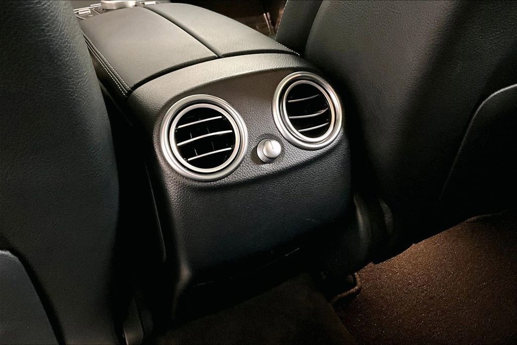 Used 2019 Mercedes-Benz GLC 300 w/ AMG Line image 35