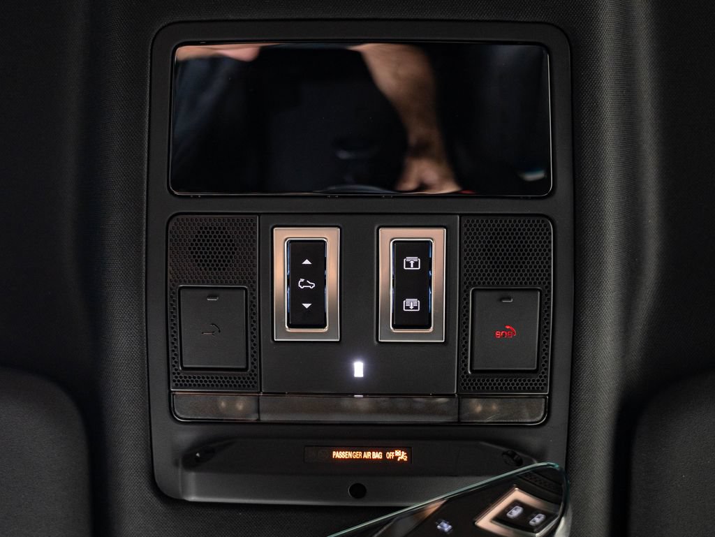 New 2026 Land Rover Defender 110 Trophy Edition AWD/4WD image 41