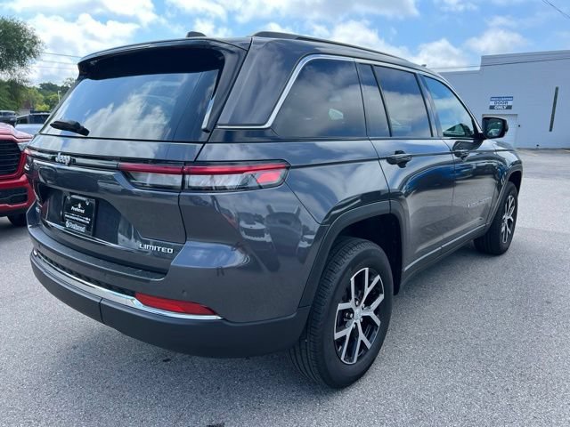 Used 2024 Jeep Grand Cherokee Limited AWD/4WD image 11