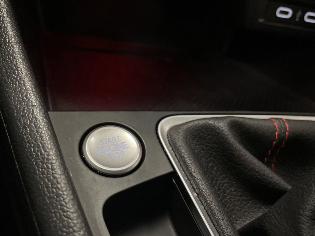 Used 2024 Volkswagen Jetta GLI 40th Anniversary Edition image 24