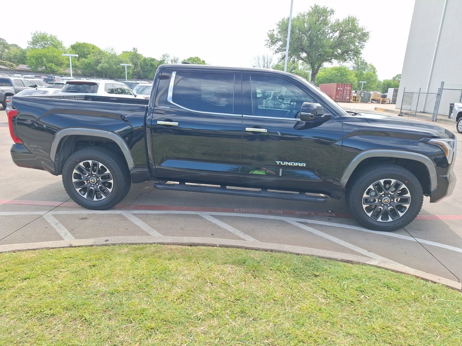 Used 2022 Toyota Tundra Limited AWD/4WD image 7