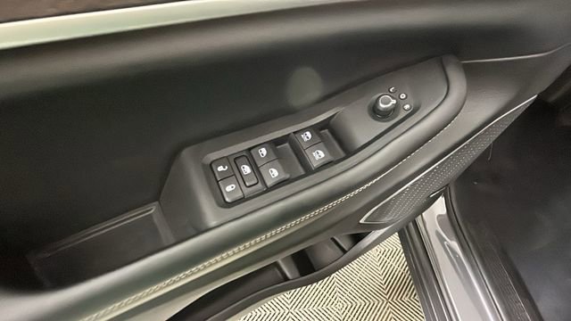 Used 2023 Jeep Grand Cherokee 4WD 4xe image 11