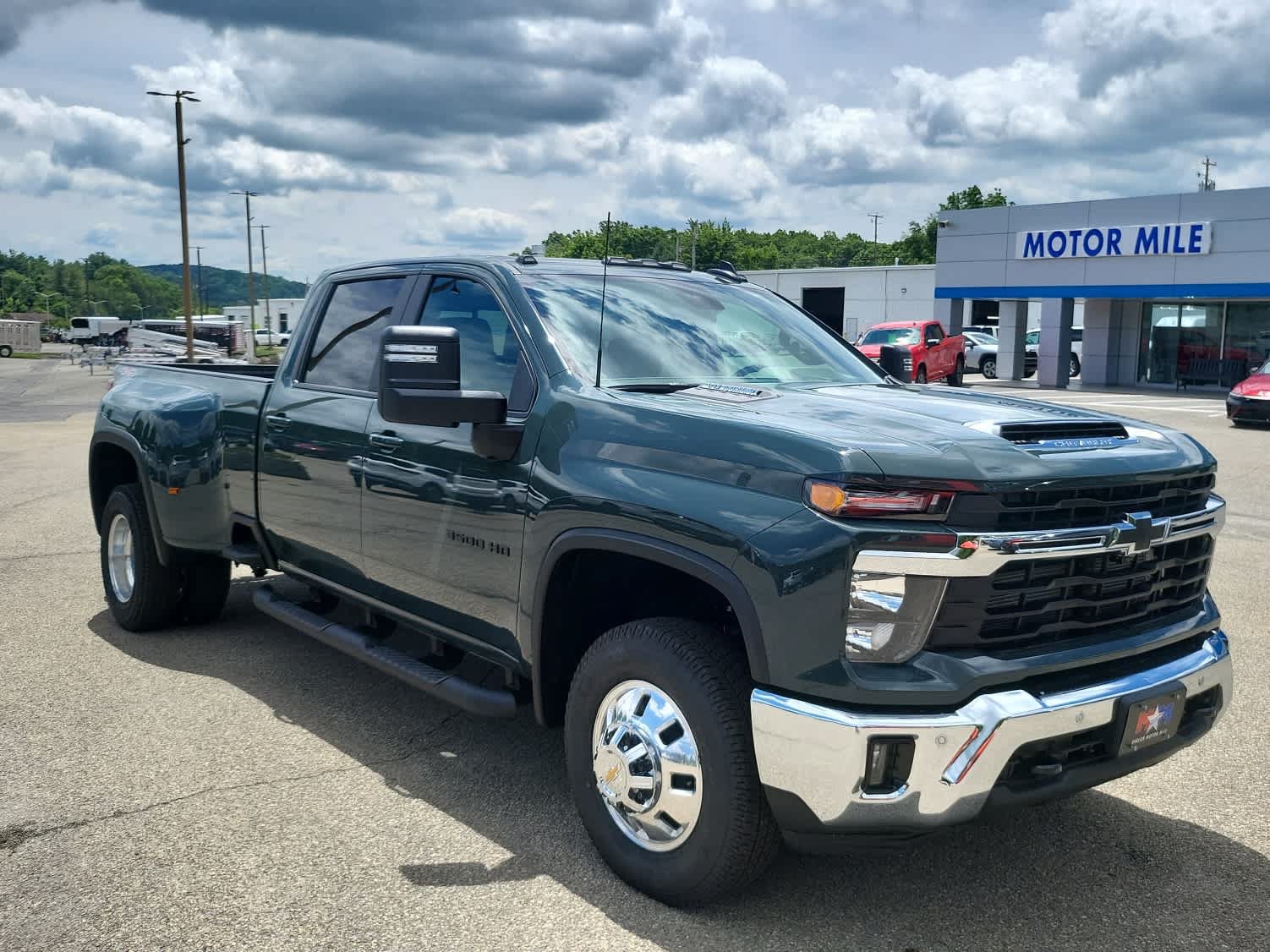New 2026 Chevrolet Silverado 3500 LT w/ All Star Edition AWD/4WD image 2