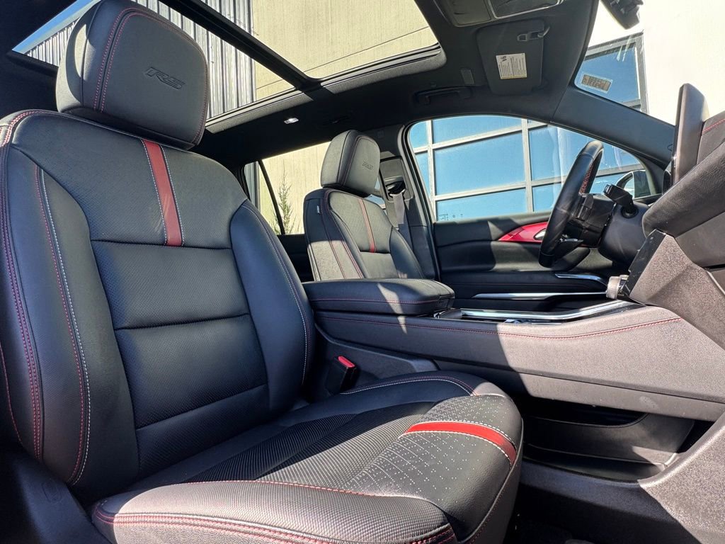 Used 2024 Chevrolet Traverse RS w/ LPO, Floor Liner Package image 20