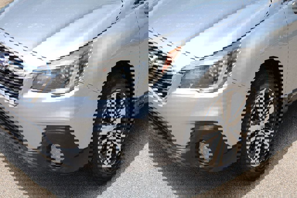 Used 2018 Subaru Outback 2.5i Limited image 10