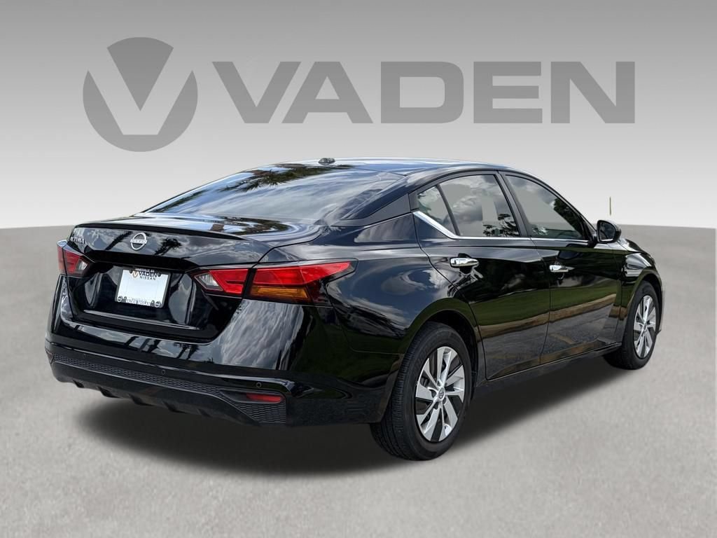 Used 2025 Nissan Altima 2.5 S FWD image 10