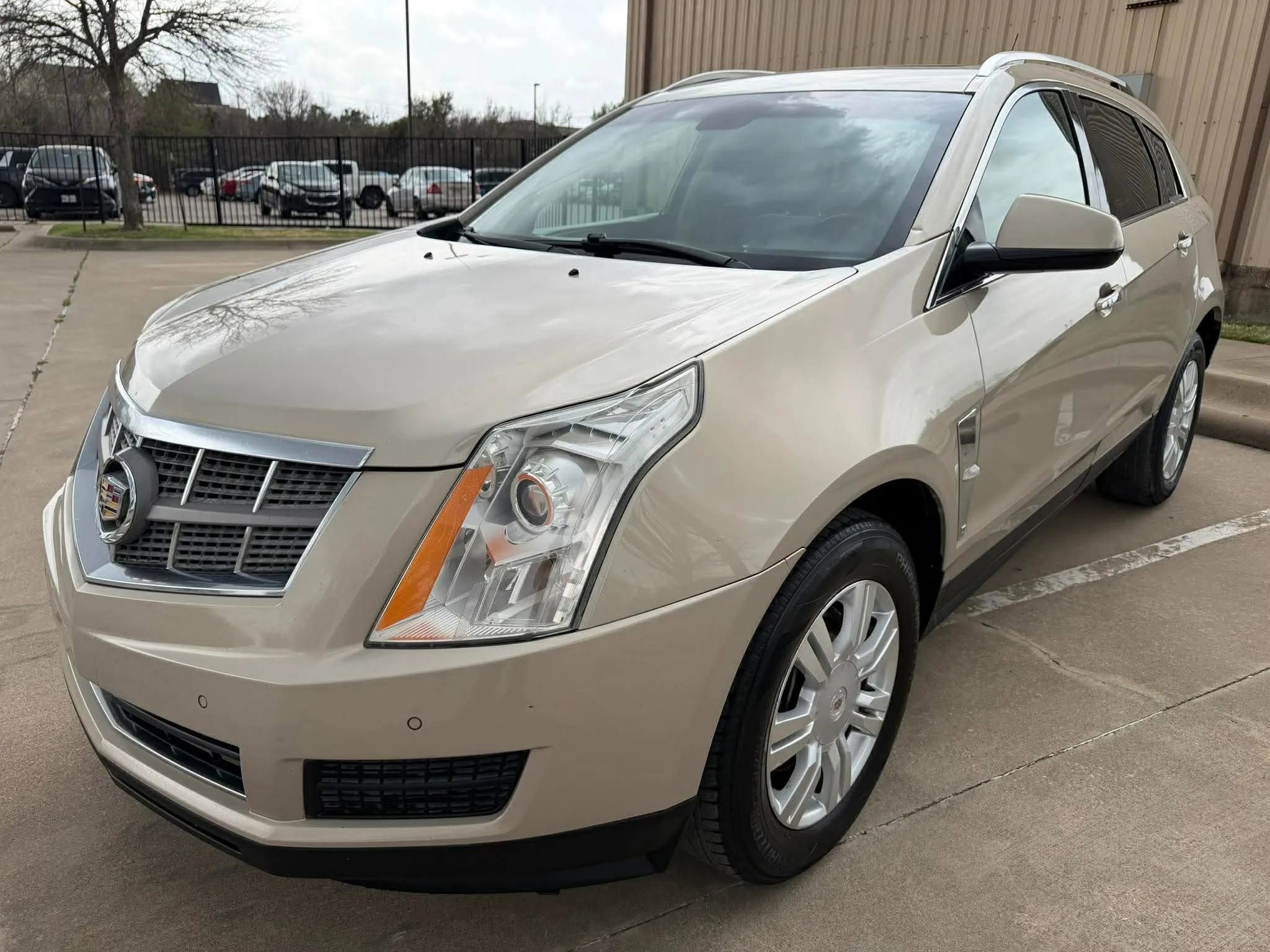 Used 2012 Cadillac SRX Luxury image 4