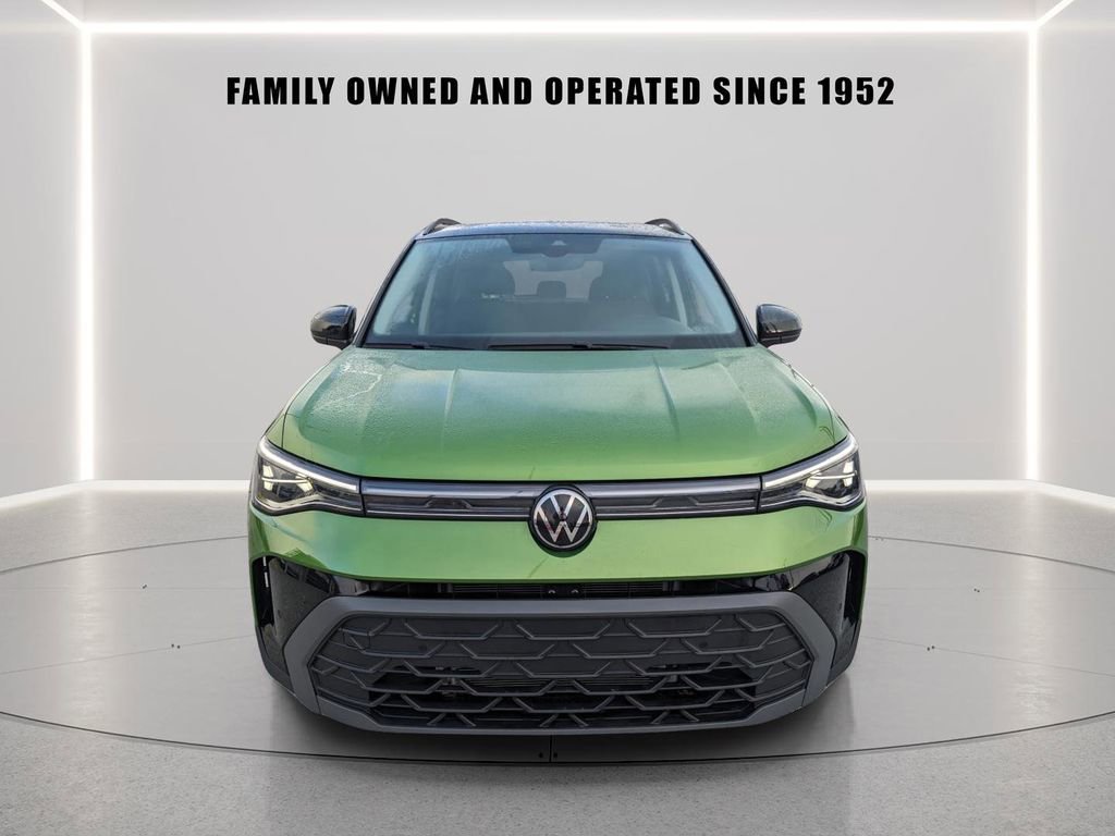 Certified 2025 Volkswagen Taos SE AWD/4WD image 9