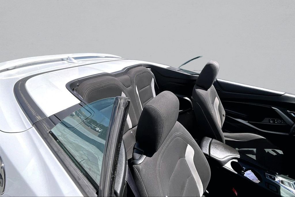 Used 2019 Chevrolet Camaro LT RWD image 25