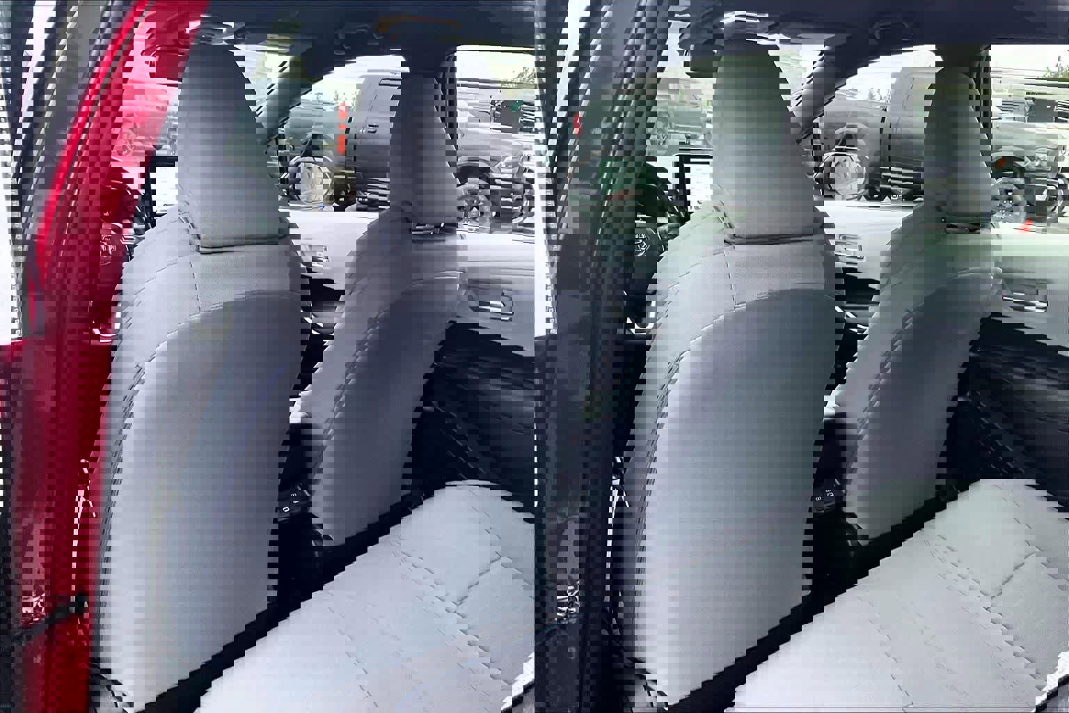 Used 2025 Toyota Corolla SE w/ Convenience Package FWD image 12