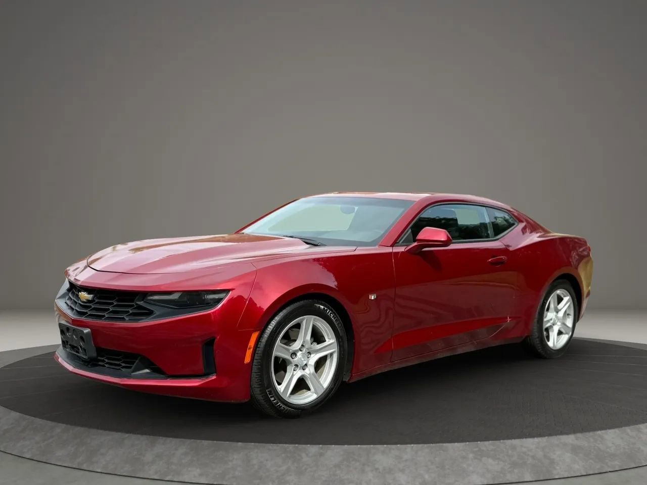 Used 2021 Chevrolet Camaro LT RWD image 1