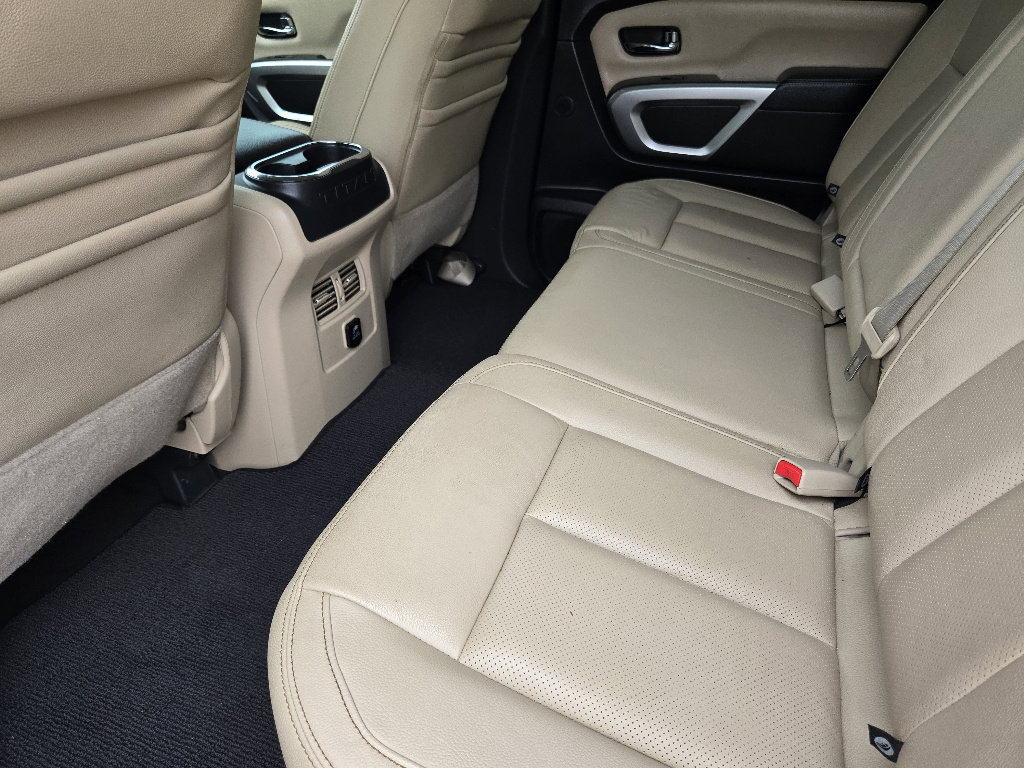 Used 2017 Nissan Titan SL image 29