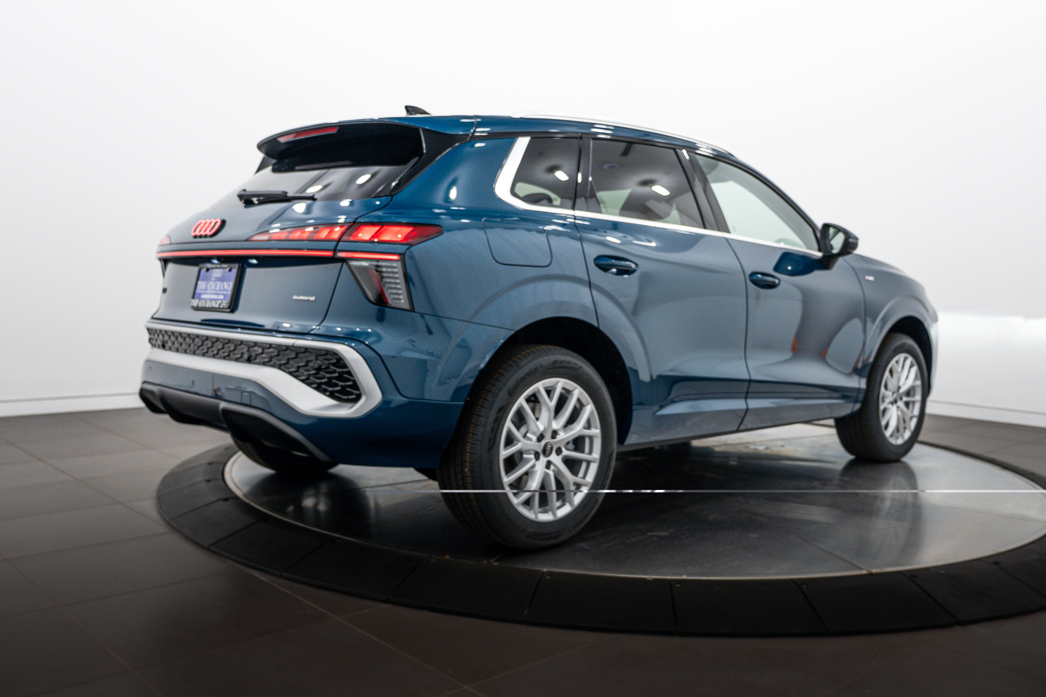 New 2026 Audi Q3 quattro 2.0T AWD/4WD image 4