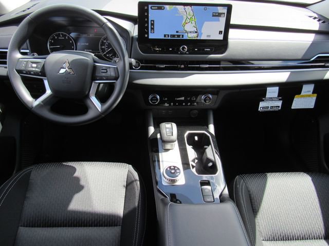 New 2026 Mitsubishi Outlander ES image 14