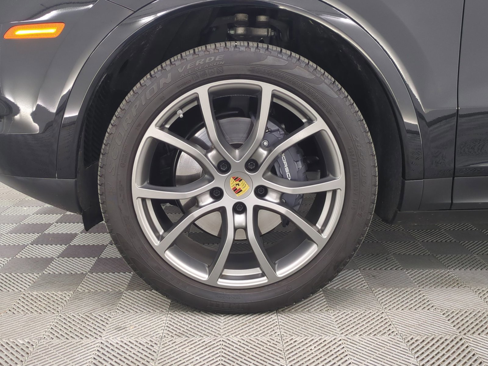 Certified 2023 Porsche Cayenne E-Hybrid image 28