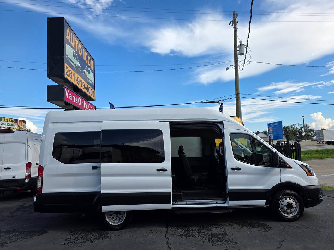 Used 2023 Ford Transit 350 XL RWD image 5