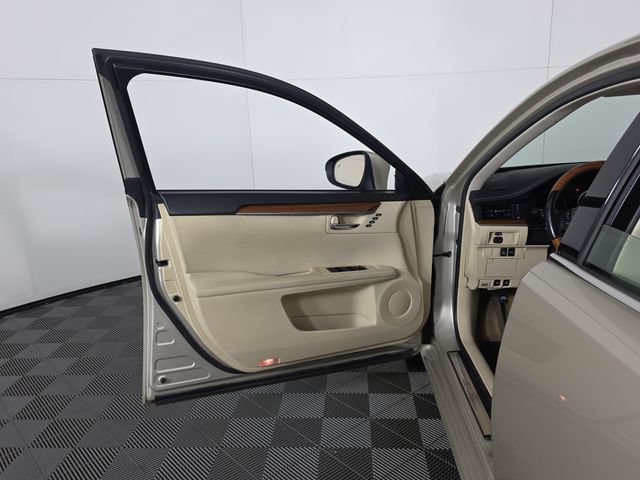 Used 2013 Lexus ES 300h w/ Luxury Pkg FWD image 22