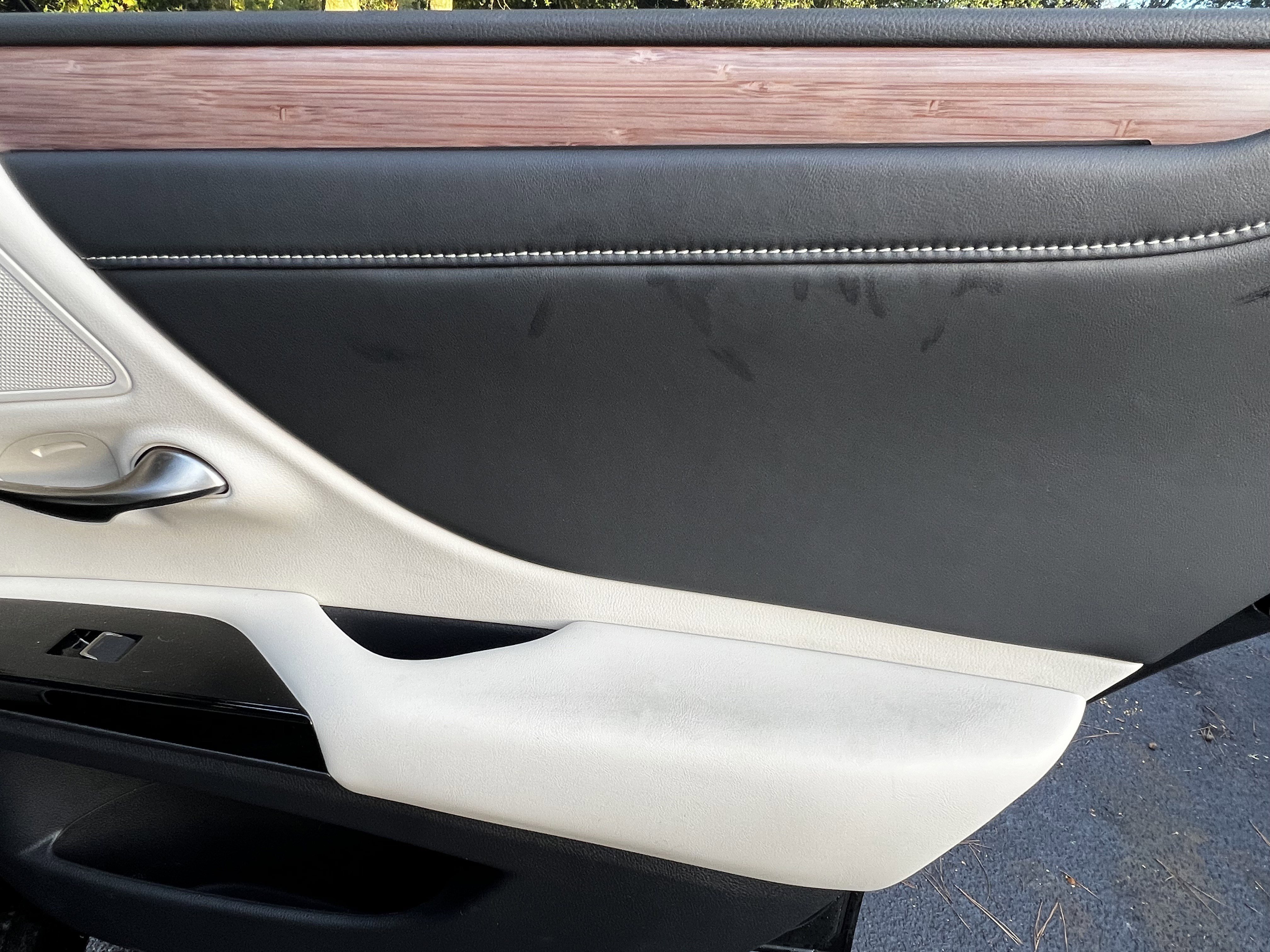 Certified 2025 Lexus ES 300h w/ Premium Package image 38