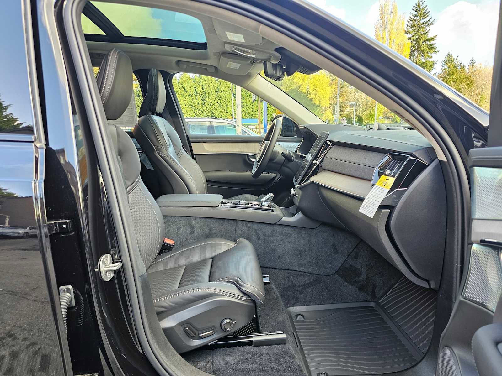 New 2026 Volvo XC90 B6 Ultra w/ Lounge Package image 10