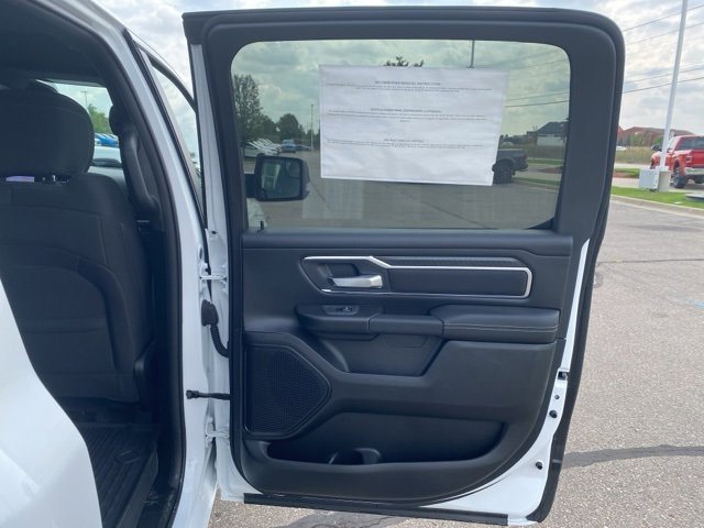 New 2026 RAM 1500 4x4 Crew Cab image 34