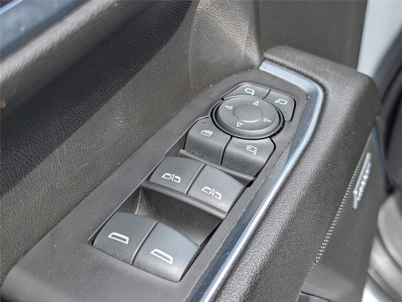 Used 2024 Chevrolet Silverado 1500 LTZ w/ Z71 Off-Road Package image 16