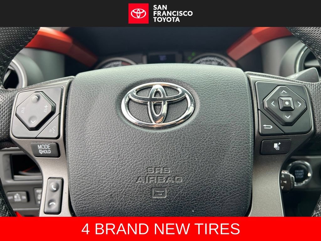Used 2016 Toyota Tacoma TRD Off-Road AWD/4WD image 29
