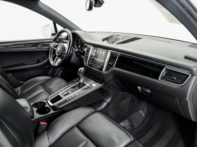 Used 2017 Porsche Macan image 24