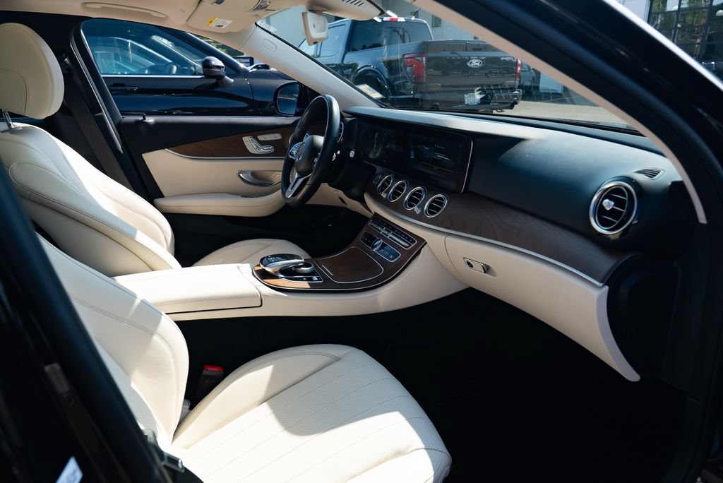 Used 2019 Mercedes-Benz E 300 image 25