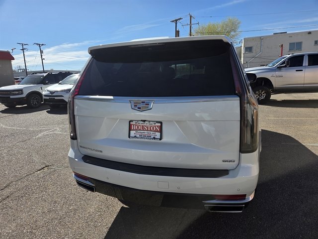Used 2021 Cadillac Escalade Luxury AWD/4WD image 2
